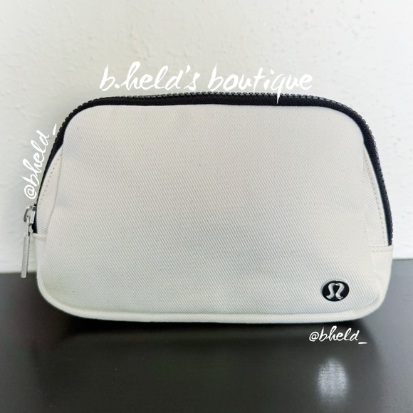 lululemon Everywhere Belt Bag *Canvas (Cotton) in Natural/Black OS 1L New NWT - Picture 1 of 15